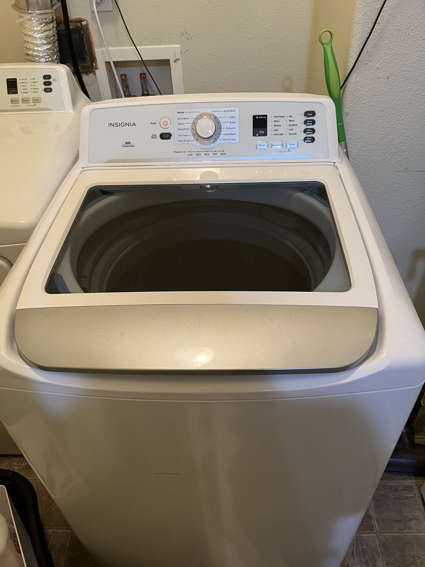 Insignia Washer and Dryer Set