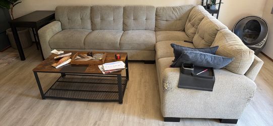 Lots of household items