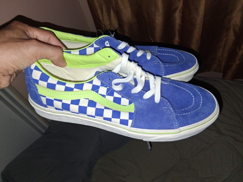 vans size 10.5 shoes 50 dollar each pair pare 