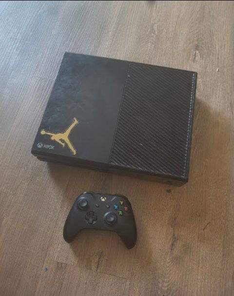 Xbox one (personal use or for parts)
