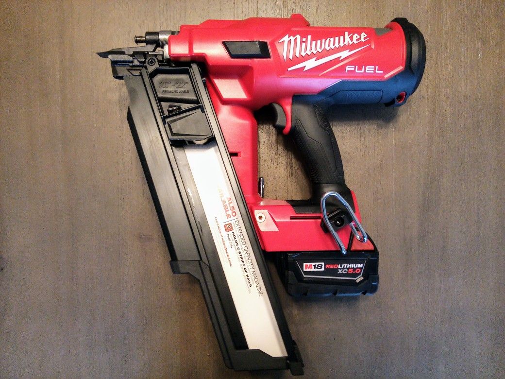 Milwaukee M18 Fuel 21 Degree Framing Nailer