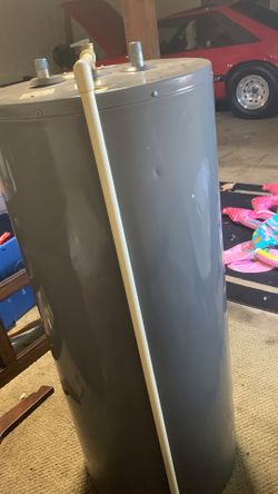 Hot water tank