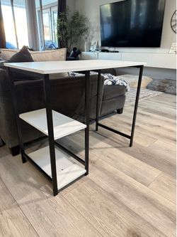 Kids desk
