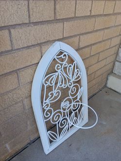 White Arched Window Frame Wall Deco_ ring holder r