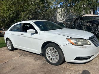 2013 Chrysler 200 PARTS