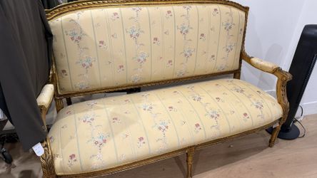 Antique Italian Sofa With 4 Accent Chairs