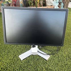22” HDMI DELL GOES VERTICAL COMPUTER SCREEN MONITOR 47TH AVE. AND DOBBINS IN LAVEEN