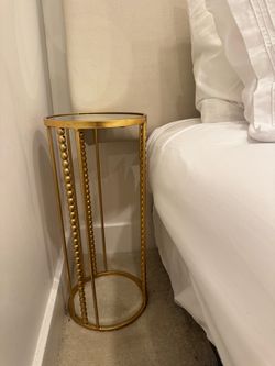Set of 2 Gold Nightstands