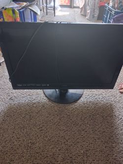 3 flat screens