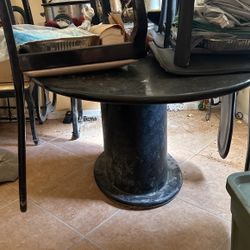 FREE ! FREE ! FREE ! DINING ROOM BLACK LAQUER TABLE WITH FOUR CHAIRS FOR FREE PICK UP