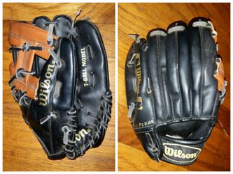 Wilson T-Ball 9' Baseball Glove Lefty Hand