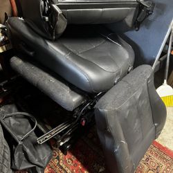 DODGE / CHRYSLER Front Seats (( Needs New Covers & Head Rests ))