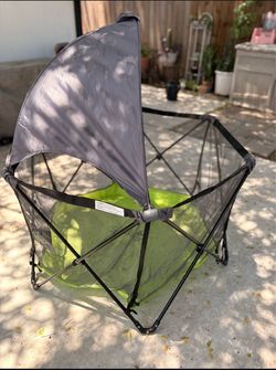 Summer pop up pen play