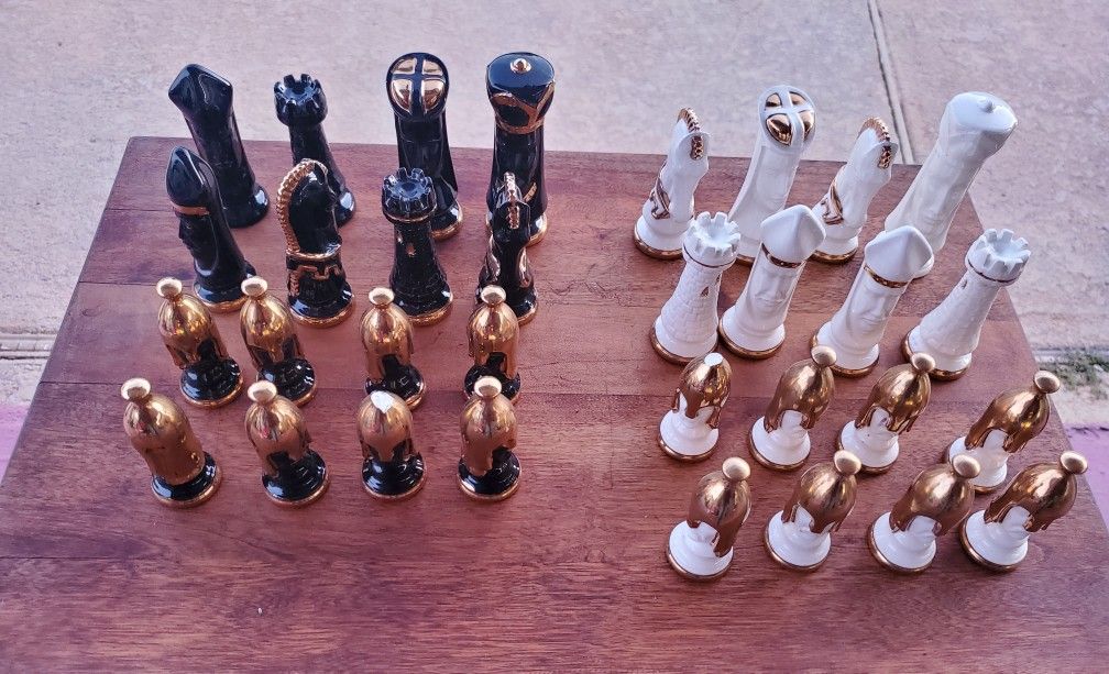 Vintage 32 Piece Duncan Mold Chess Set Ceramic Medieval Gothic Glazed ART  DECO