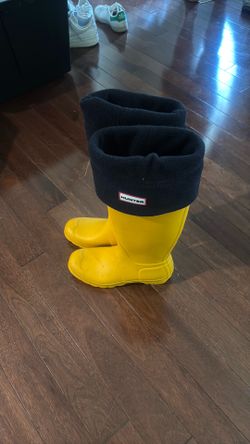 Women’s yellow hunter boots size 8