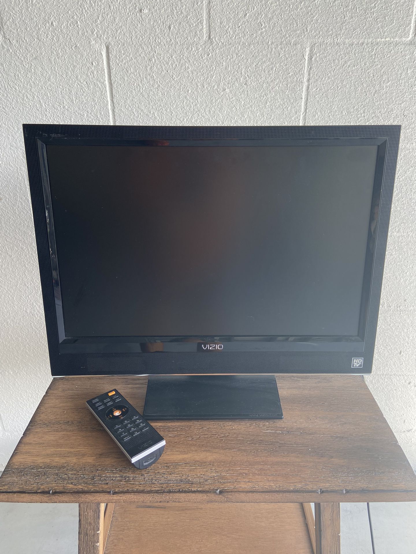 Vizio 22” HDTV 10A High Definition LCD Television