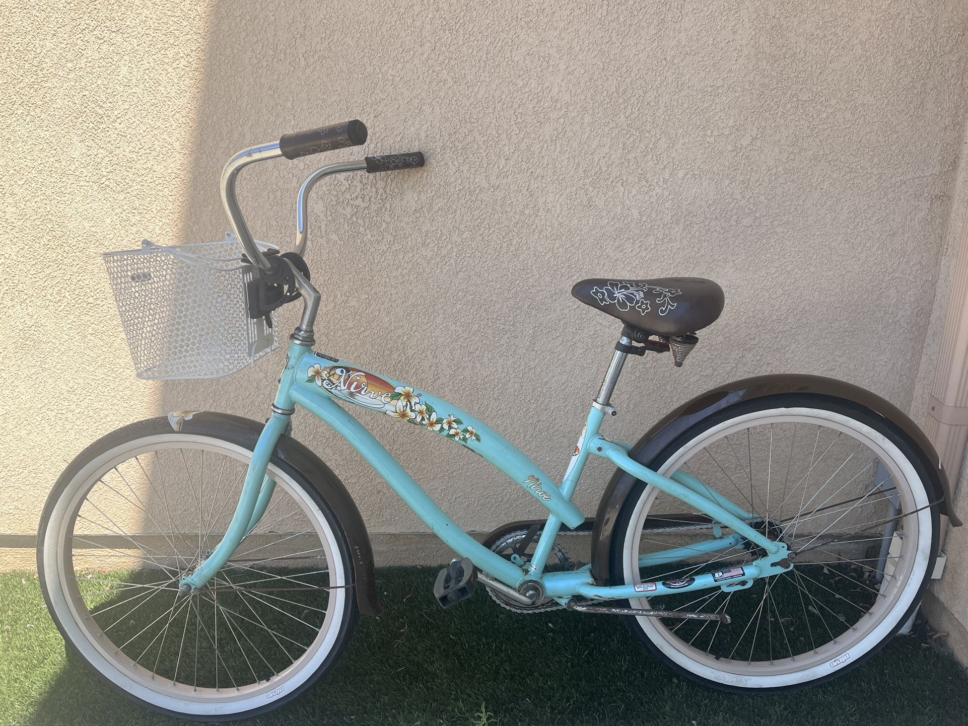NIRVE ISLAND FLOWER CRUISER 16” Frame | Single Speed Women's Beach Cruiser Bike | Baby Blue with Basket