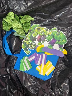 Hulk party decor.