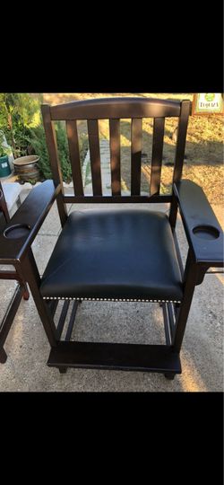 Beautiful spectator chair and king chair