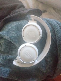 Jbl Bluetooth headphones missing right ear pad