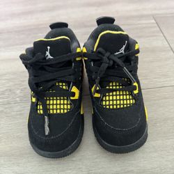 Air Jordan 4 Retro Thunder