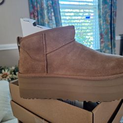 UGG MINI PLATFORM BOOTS