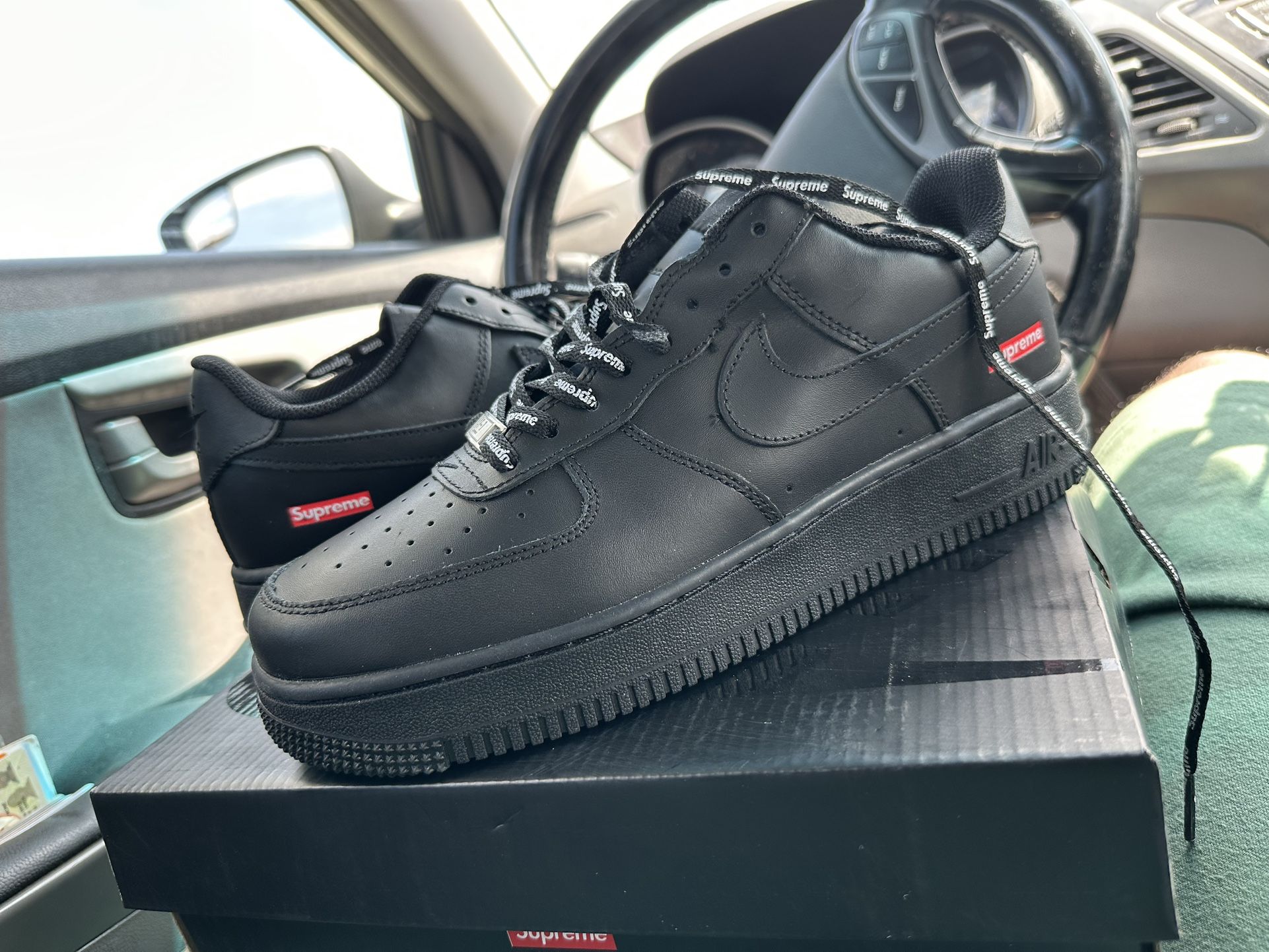 SUPREME AF1