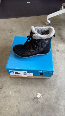 Columbia Powder Summit Shorty Waterproof Boots – Women’s Size 6 (In Box)