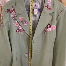 Vintage Women’s Genuine Leather Jacket W/ Embroidered Flowers Size Large