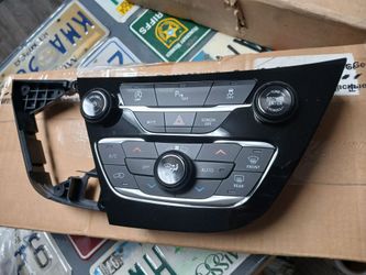 New 18-20 Chrysler Pacifica Center Ac Control Original