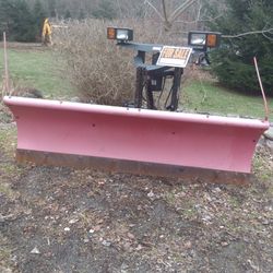 Real Nice Garage Kept Mid Weight 7.5 Western Ultra Mount Snow Plow Poly