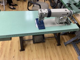 Sowing machine with table