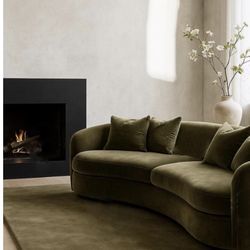 8/10 Brand New Solid Sage Green Rug 