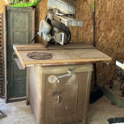 Delta Milwaukee 12” Radial Arm Saw / 220 Volt