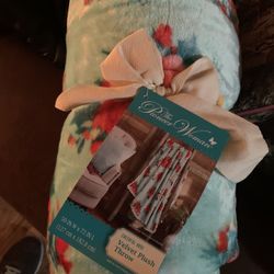 The Pioneer Woman Throw  50x72 15.00