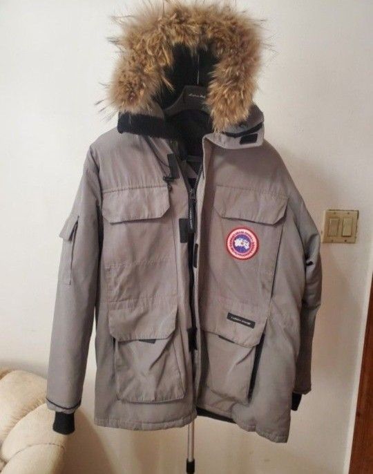 Mens Canada Goose Coat..xlarge