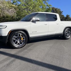 Rivian R1T 