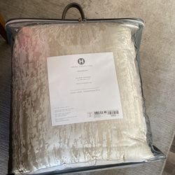 Full/queen Comforter