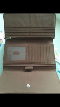 leather wallet with lots of space