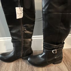 Brand NEW Boots Size 6