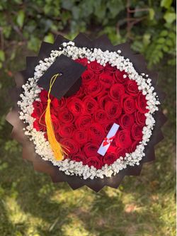 Ramo buchon graduation bouquet