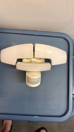 Motion sensored light
