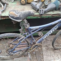 26" Aluminum Motiv Bicycle