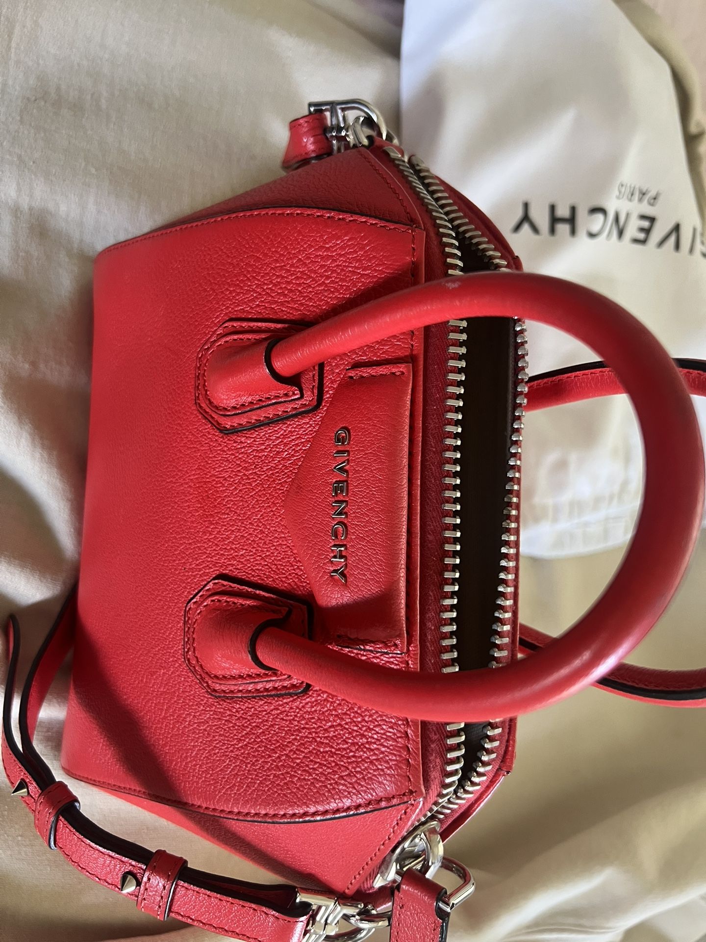 Authentic Givenchy Calfskin Antigona Purse