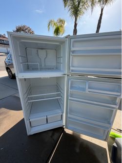 Kirkland Whirlpool fridge