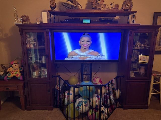 Imperial Entertainment Unit With Side Bookshelves And Lights