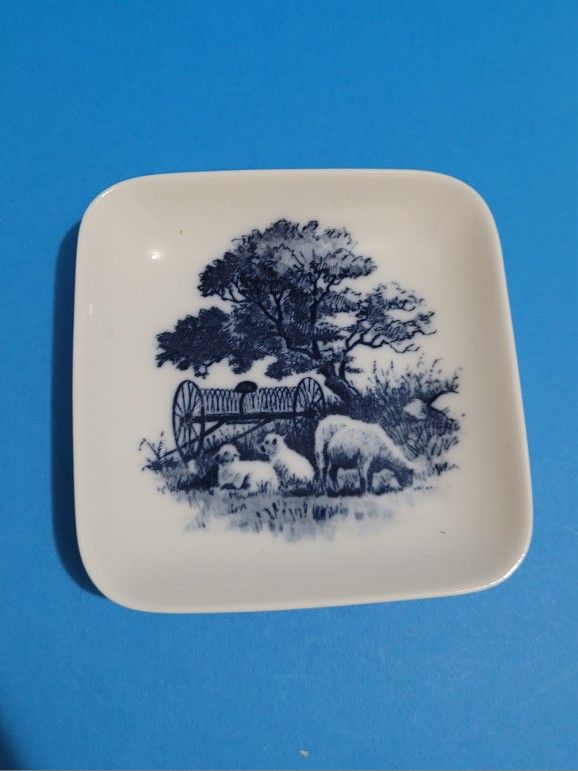 Royal Copenhagen Plaquette 2985-3-985. 
