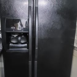 set appliances was micro refrigerator  