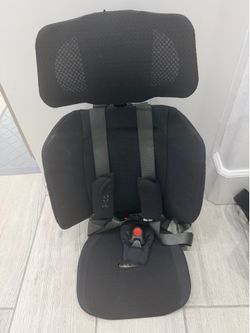 Moving sale!! - WAYB Pico Portable Travel Car Seat + Backpack ✈️🖤