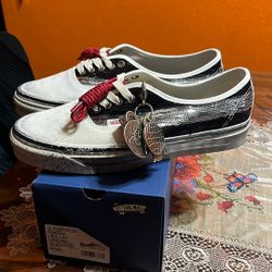 Vans LX Authentic 44 White’ Charms
